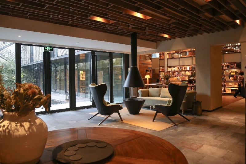 Seclusive Life in Jiangnan •Canal Yard image