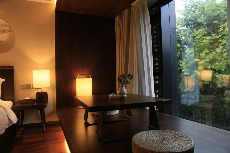 Seclusive Life in Jiangnan •Canal Yard image
