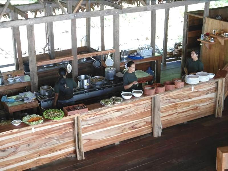 Kurupira Cabin Floating image