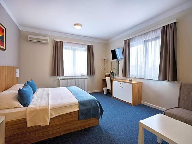 Hotel Phoenix image