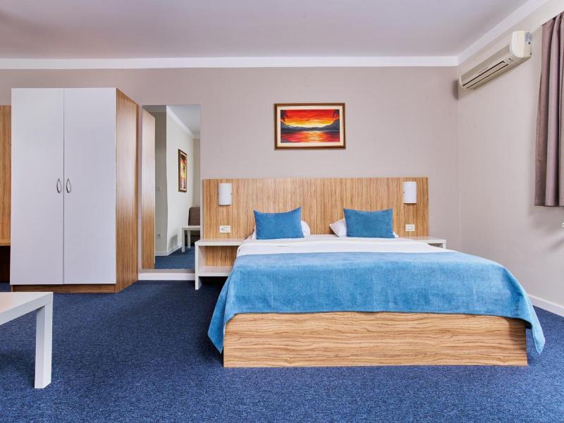 Hotel Phoenix image