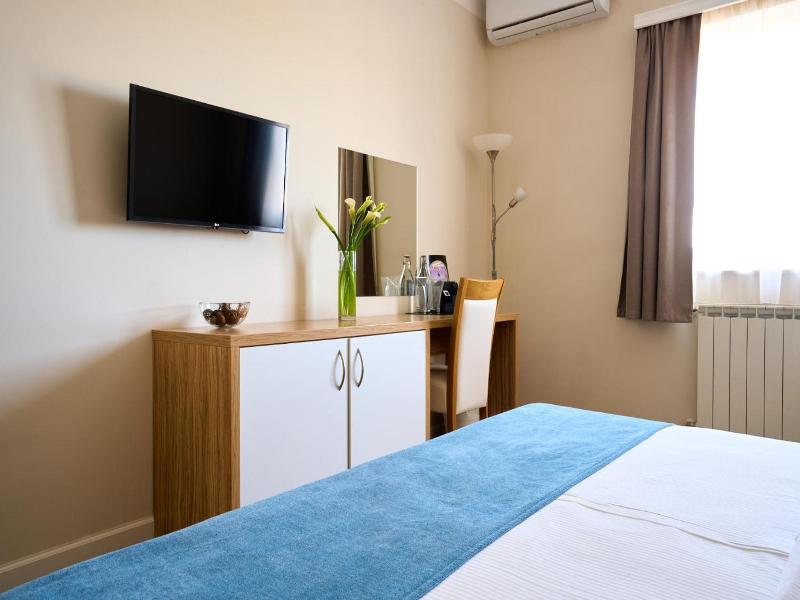 Hotel Phoenix image
