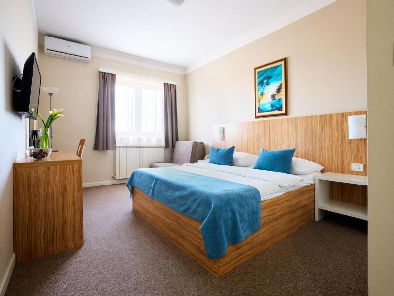 Hotel Phoenix image