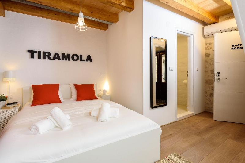 Guest House Tiramola 3