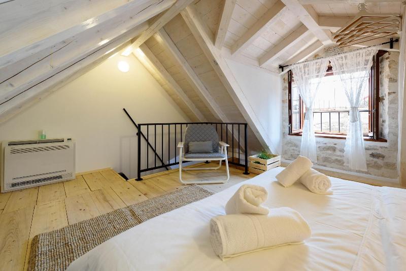 Guest House Tiramola 4