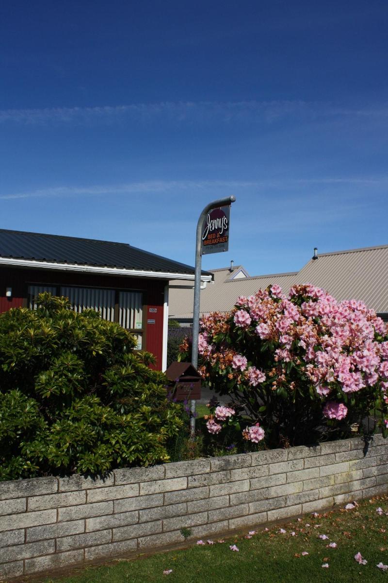 Jenny's Bed & Breakfast — exterior view