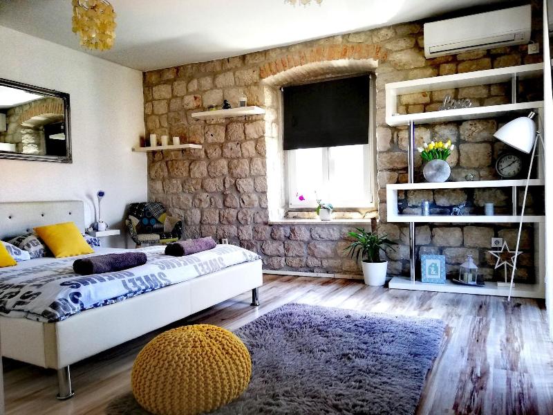 House Klaudija image
