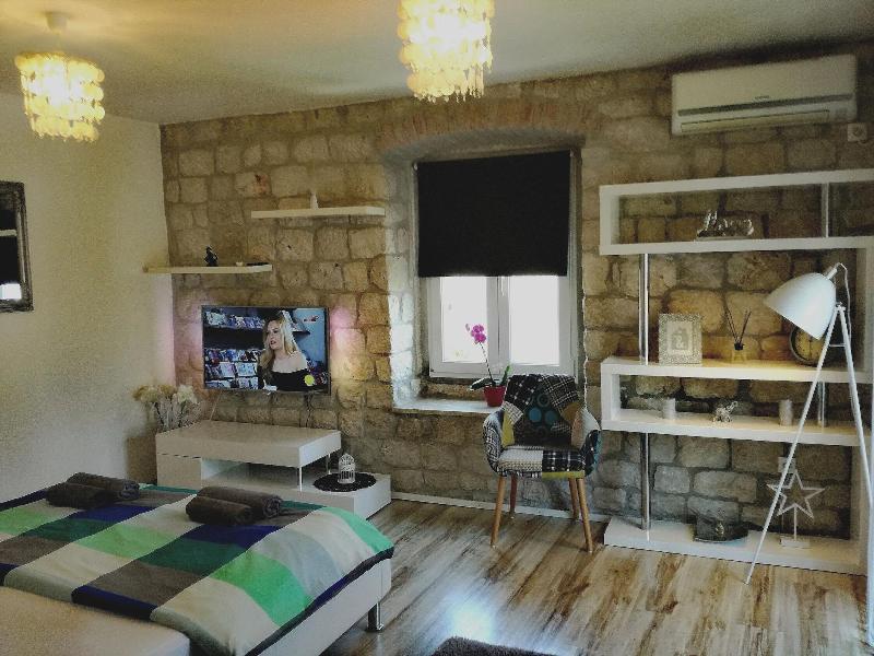 House Klaudija image