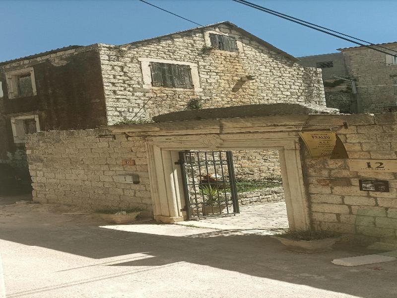 House Klaudija image