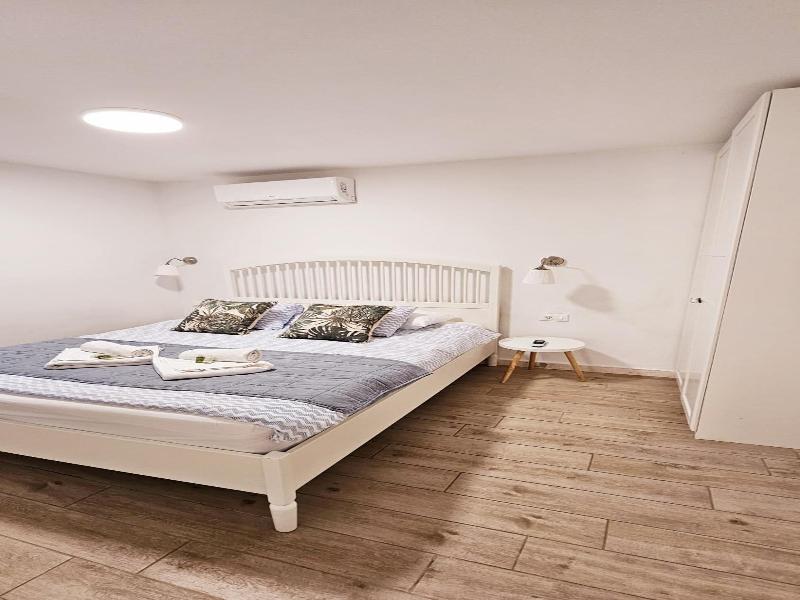 Guesthouse Augusta Insula