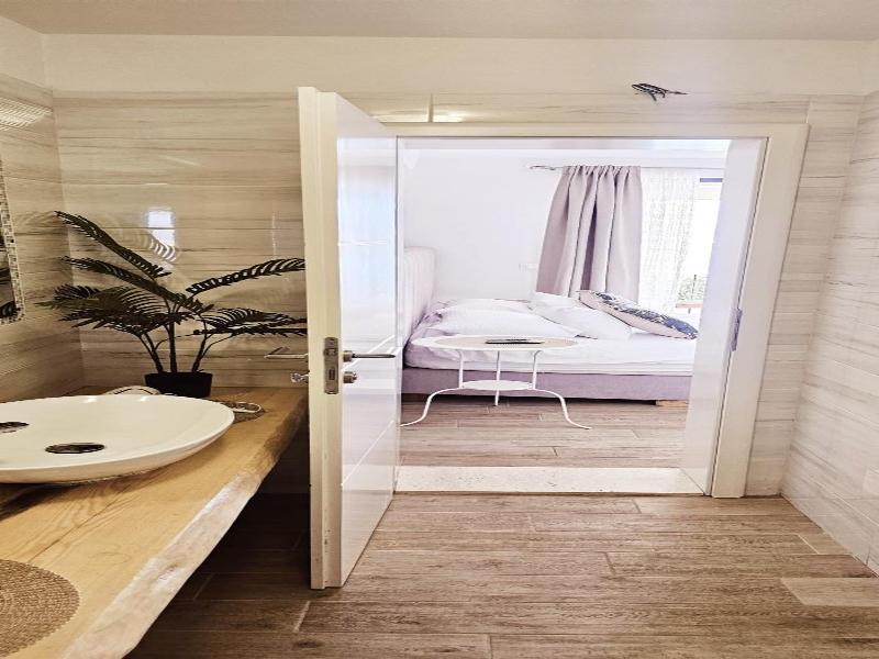 Guesthouse Augusta Insula