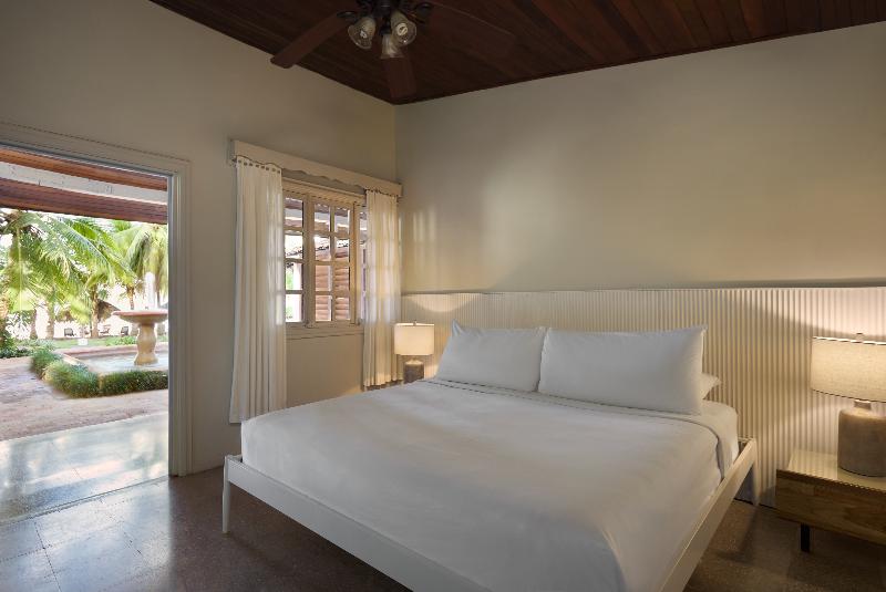 Villa Marina Lodge & Condos image