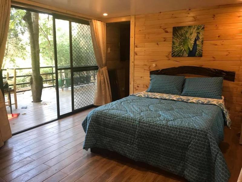 Zoobic Glampz- Subic — main photo