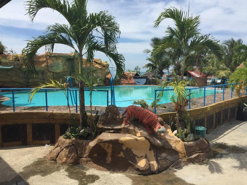 Precia Villavert Beach Resort