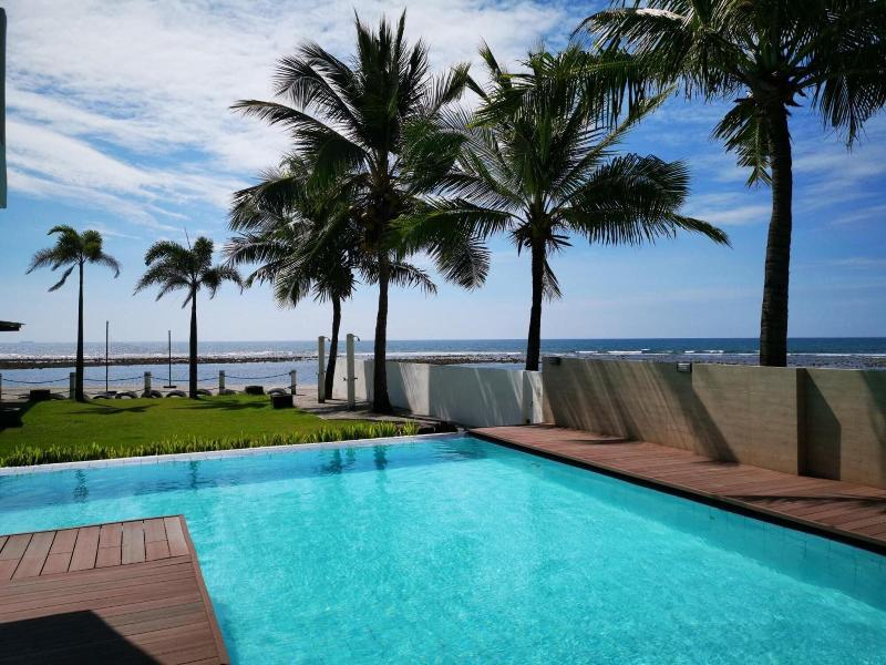 Brizo Hotel And Beach Resort image