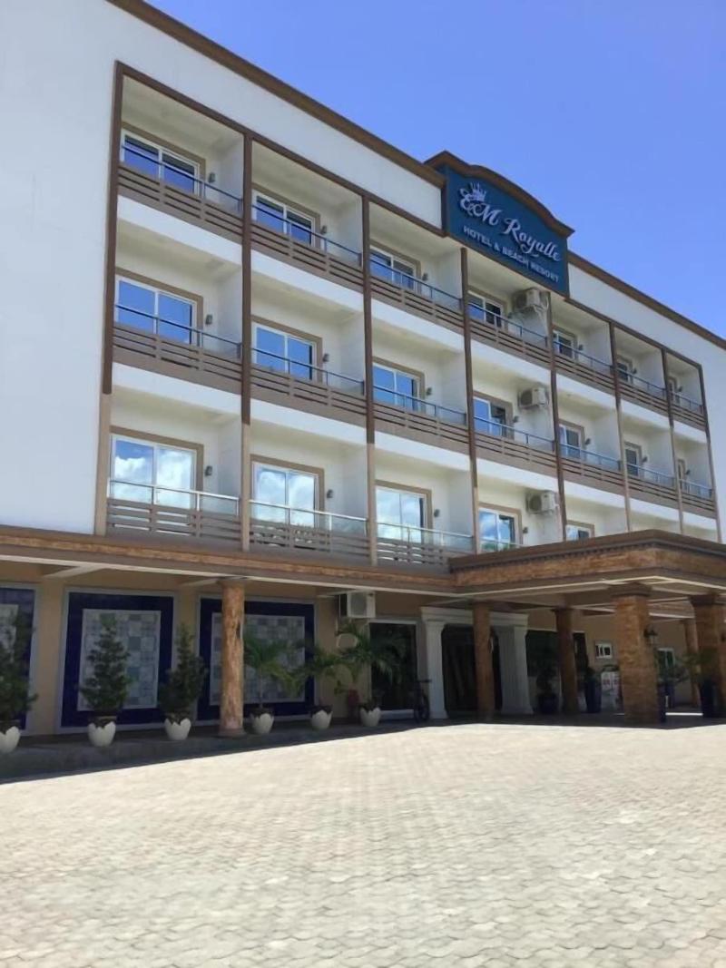 EM Royalle Hotel & Beach Resort image