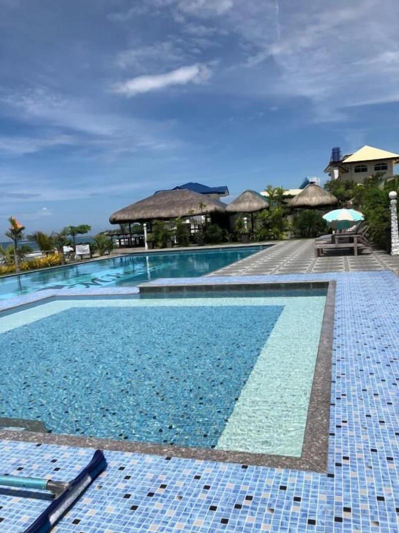 EM Royalle Hotel & Beach Resort image