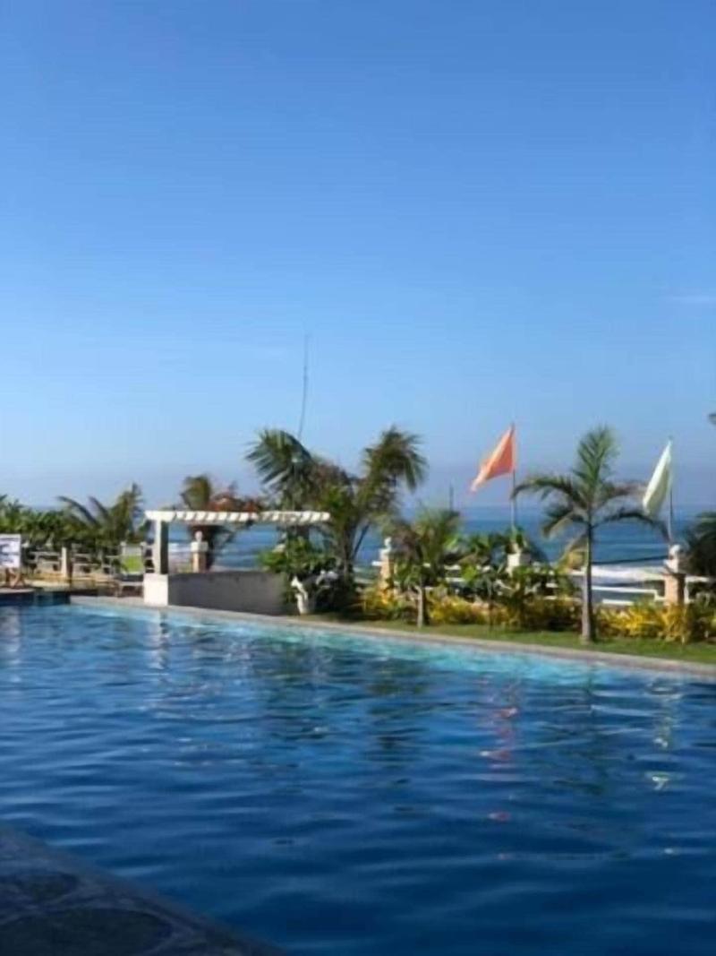 EM Royalle Hotel & Beach Resort image