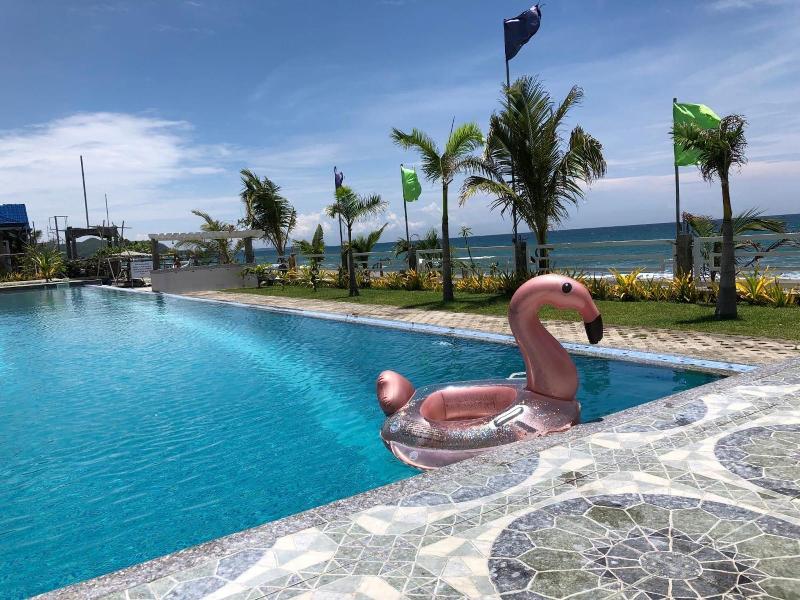EM Royalle Hotel & Beach Resort image