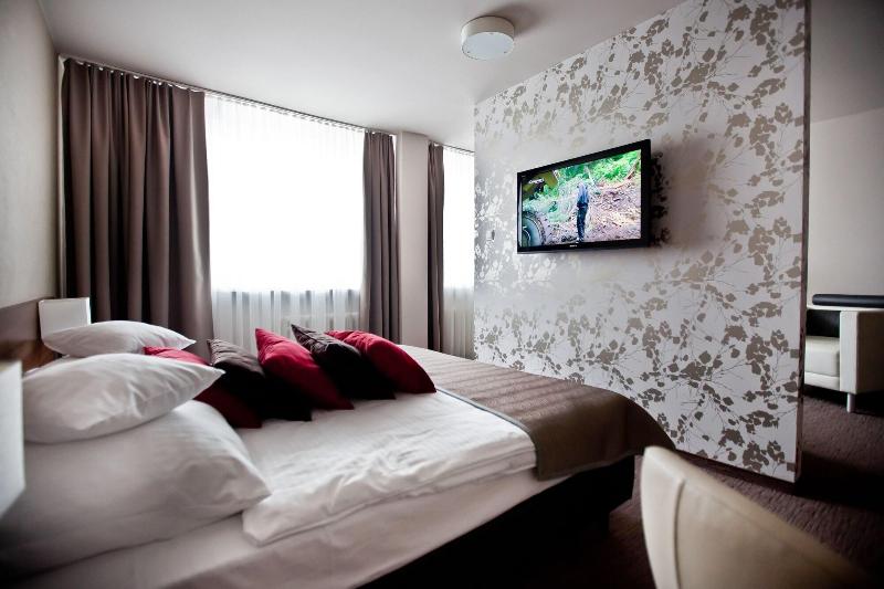 Hotel Tarnovia image