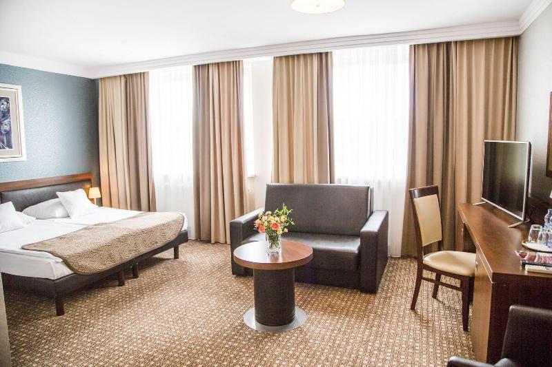 Hotel Tarnovia image