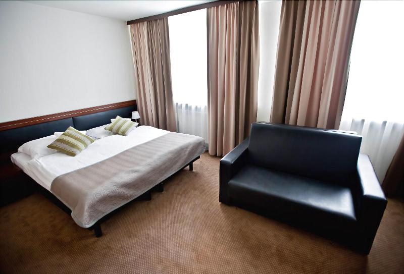 Hotel Tarnovia image