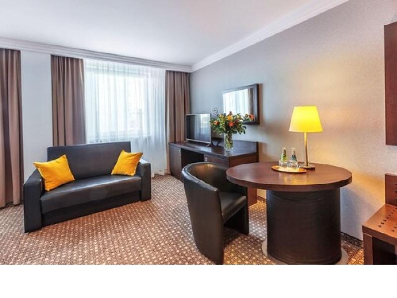 Hotel Tarnovia image