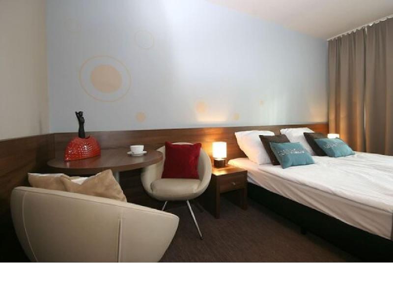 Hotel Tarnovia image