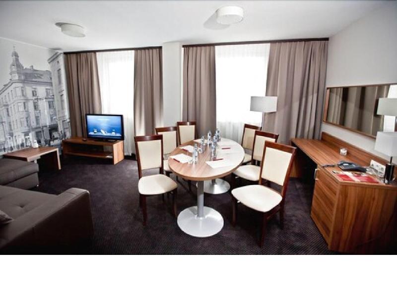 Hotel Tarnovia image