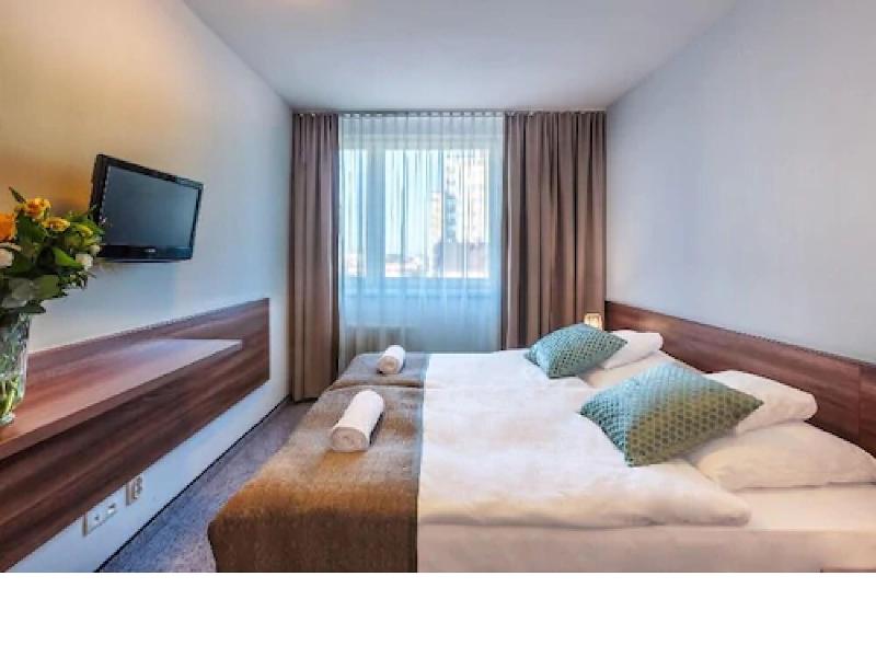 Hotel Tarnovia image