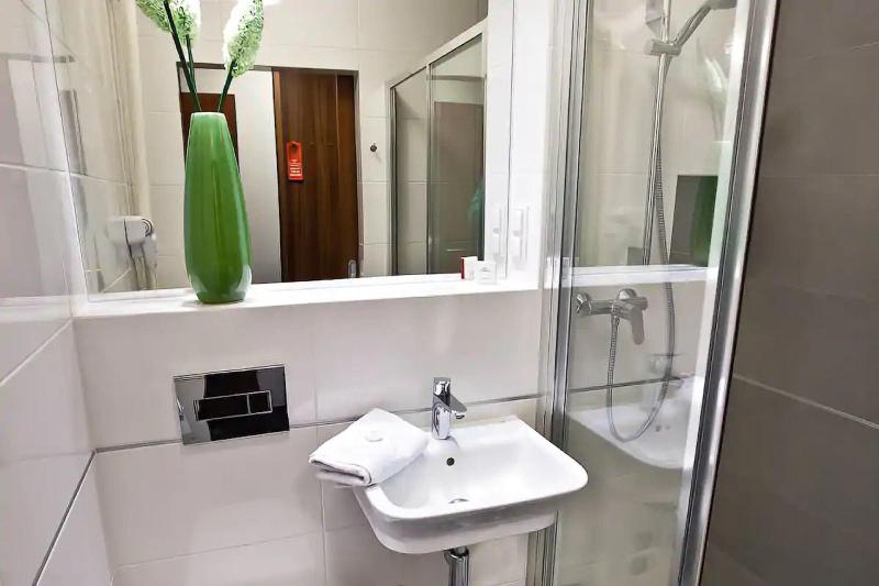 Hotel Tarnovia image