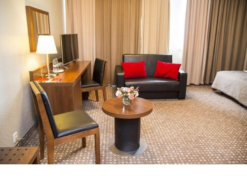 Hotel Tarnovia image