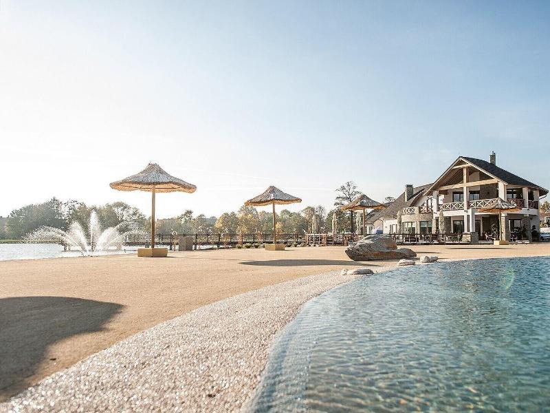 Molo Resort Hotel image