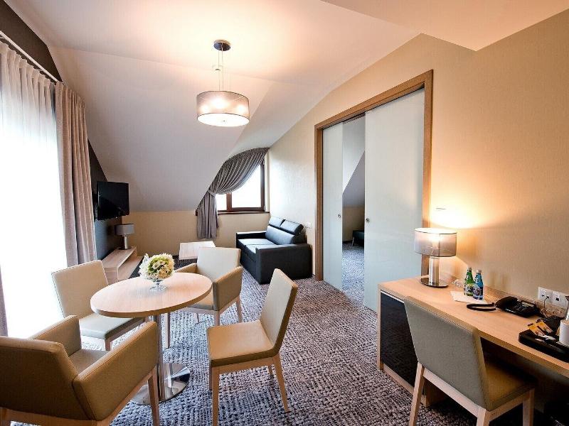 Molo Resort Hotel image