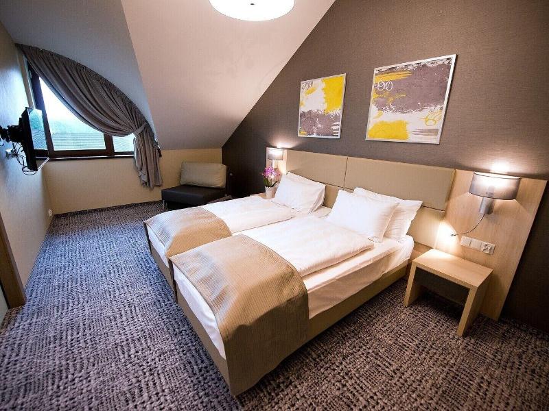 Molo Resort Hotel image
