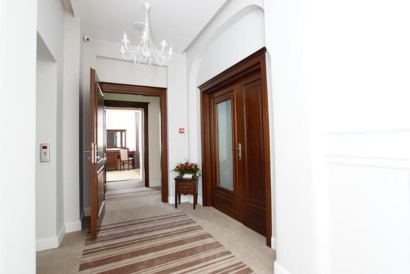 Villa La Pierre image