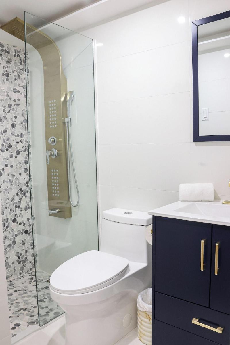 Rooms Boutique by Annie's image