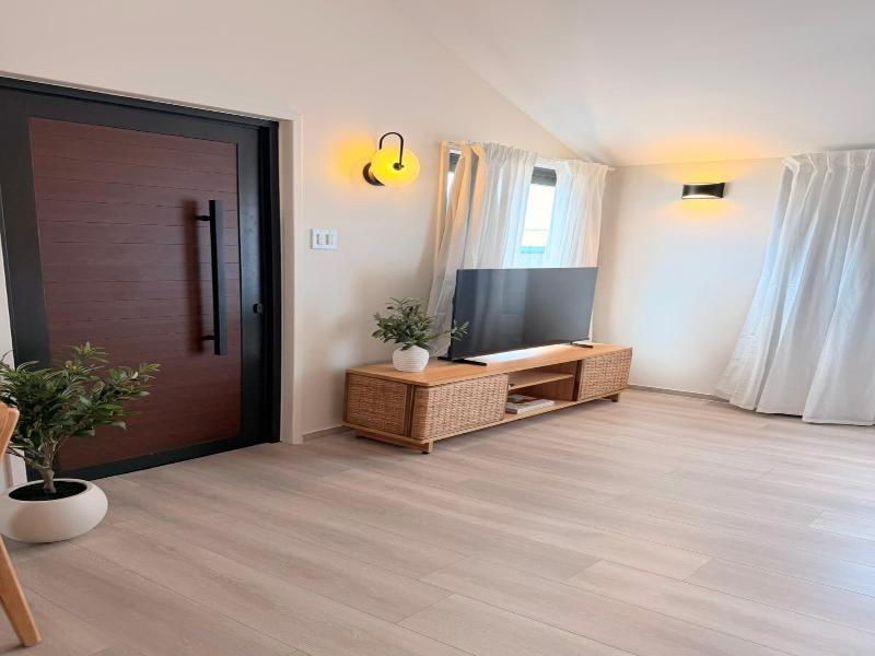 Rooms Boutique by Annie's image