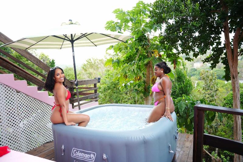 Spice Bay Suites image