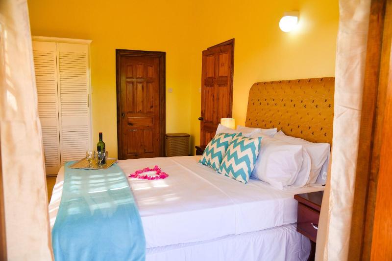 Spice Bay Suites image