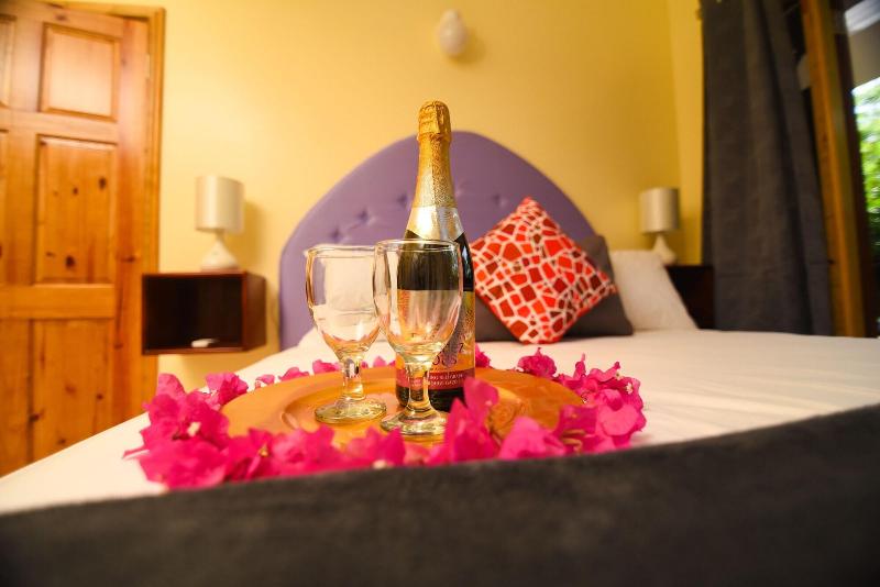 Spice Bay Suites image