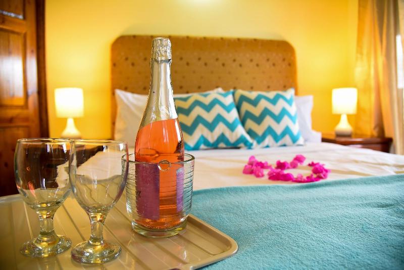 Spice Bay Suites image