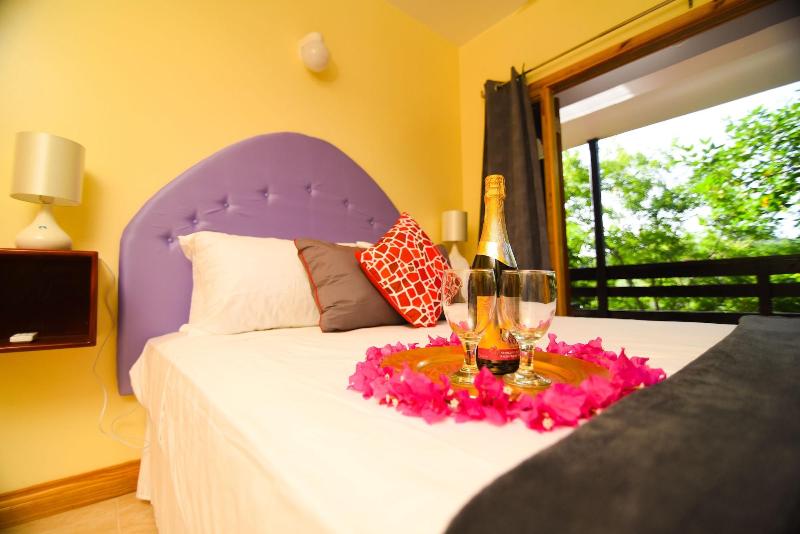 Spice Bay Suites image