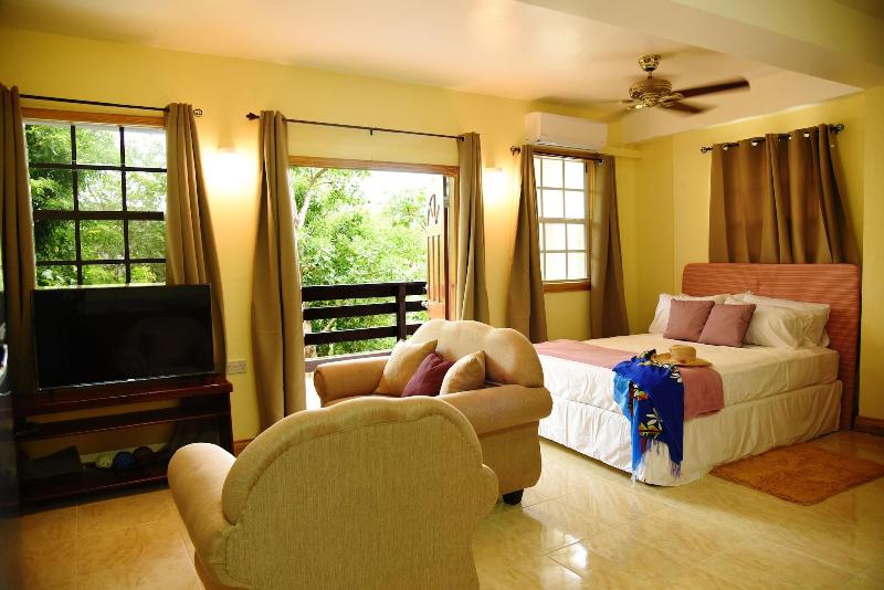 Spice Bay Suites image
