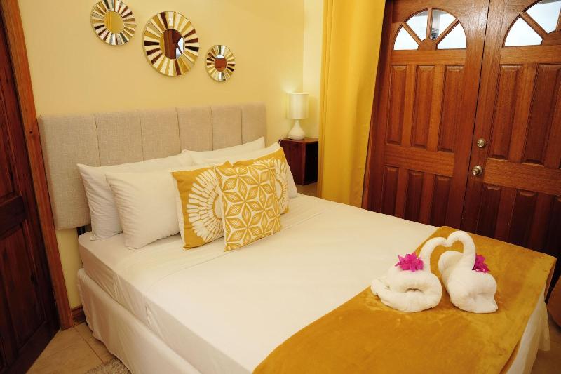 Spice Bay Suites image