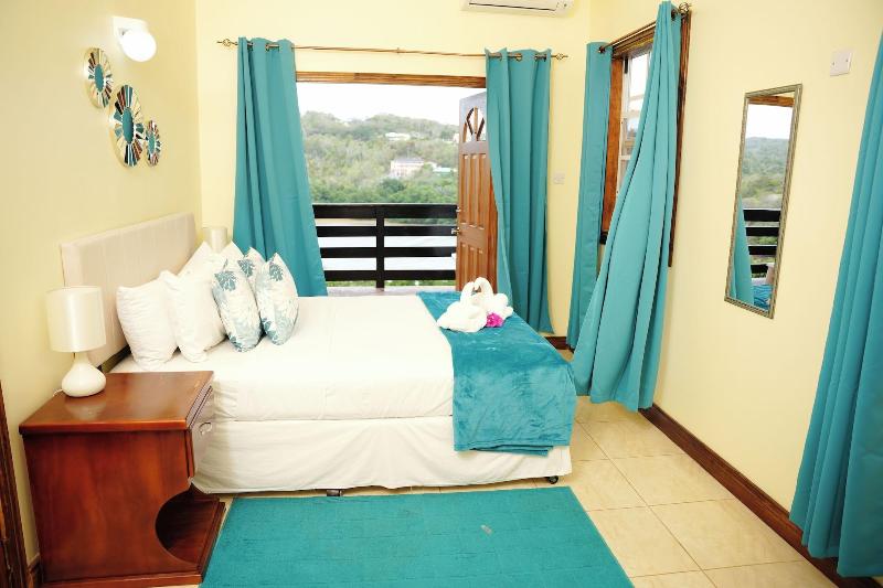 Spice Bay Suites image