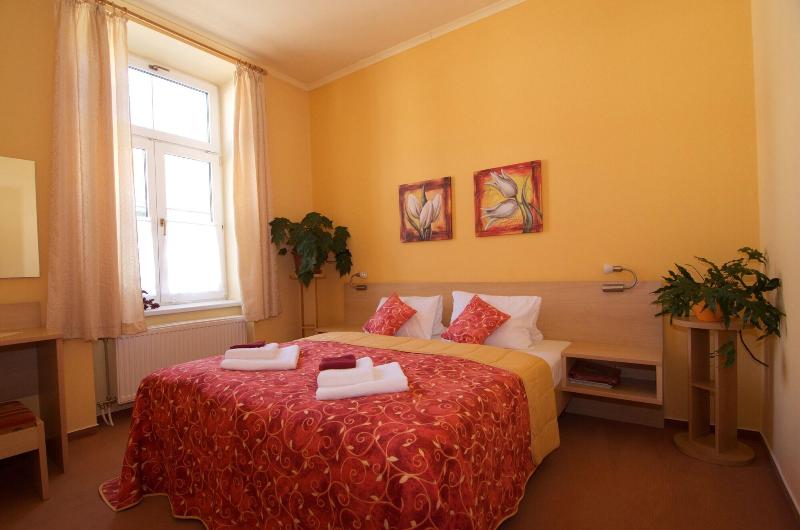 Hotel Steve — main photo