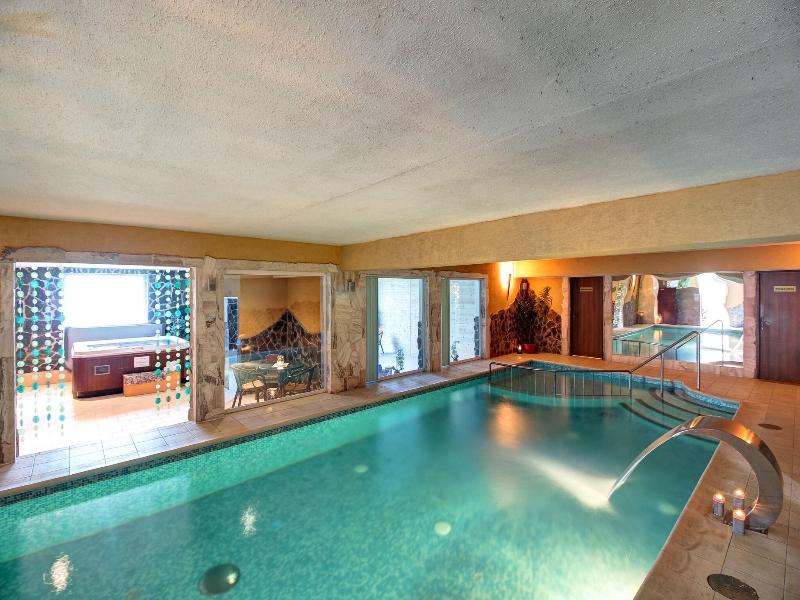 Hotel Dixon image
