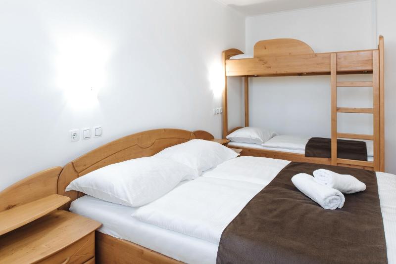 Hotel Reaktiv image