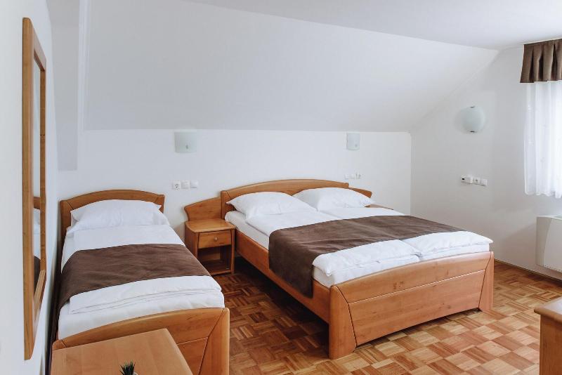 Hotel Reaktiv image